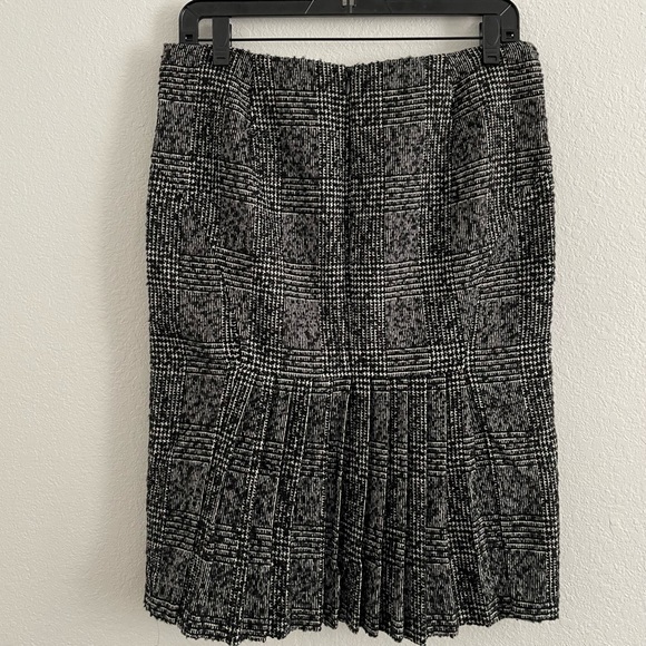 Express Design Studio - Gray Plaid Trumpet Pencil Skirt - Size 4 - Picture 2 of 4
